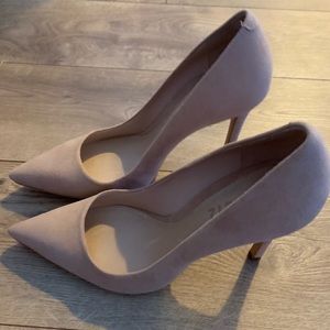 Schutz nude suede pump size 7.5